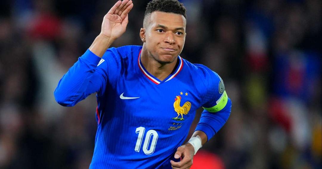 އެމްބާއްޕޭގެ 400 ވަނަ ގޯލާއެކު ގްރޫޕްގެ އެއްވަނައިގައި ފްރާންސް ވޯލްޑް ކަޕަށް ކޮލިފައިވެއްޖެ