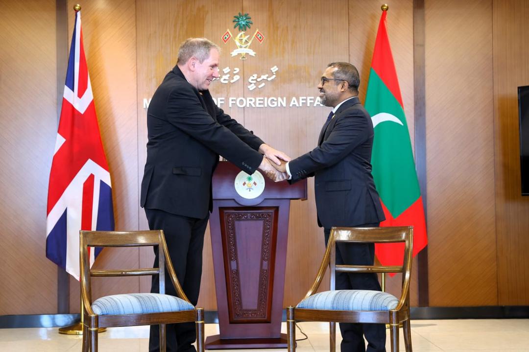  މިނިވަންކަމުގެ އެއްބަސްވުމުގައި ސޮއިކުރިއިރު ބޭނުންކުރި ދެ ގޮނޑި ދިވެހިންނާ ހަވާލުކޮށްފި