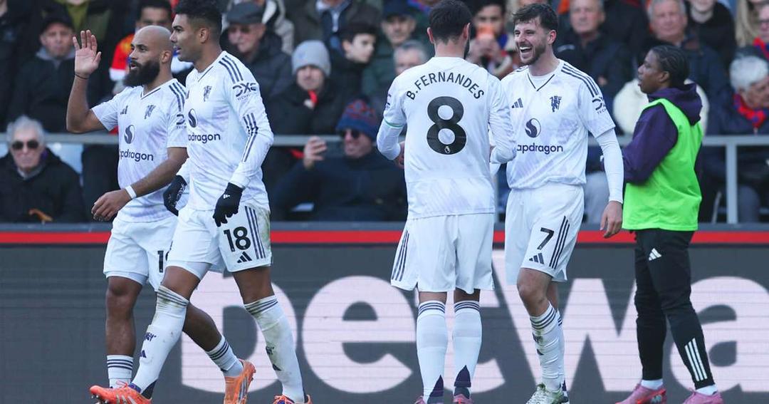 ފަހަތުން އަރައި ޕެލަސް ބަލިކުރުމަށްފަހު ޔުނައިޓެޑް ތާވަލުގެ 7 ވަނައަށް