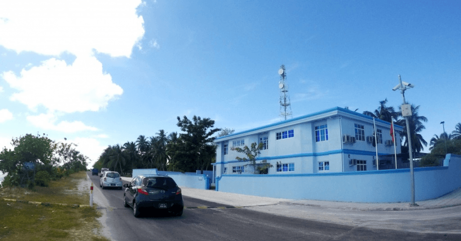 ހިތަދޫ ކަސްޓޯޑިއަލަށް ޑްރަގް ވައްދަން އުޅުނު ފުލުހަކު ހައްޔަރުކޮށްފި