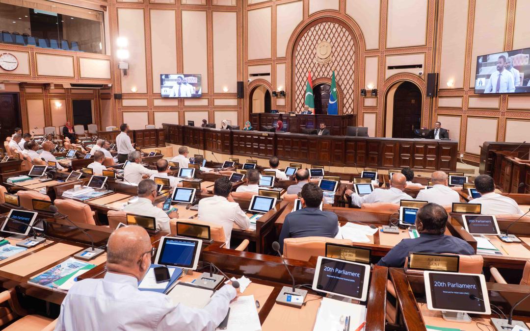 މަޖިލީހުގެ ދައުރު އަންނަ ހަފުތާގެ ނިޔަލަށް އިތުރުކުރަން ފާސްކޮށްފި 