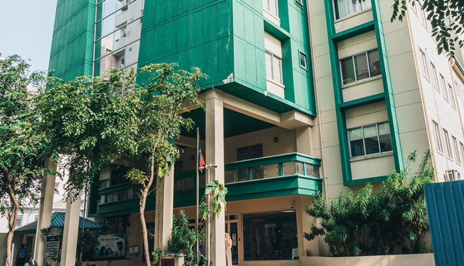 މަޝްރޫއުތަކާއި މުސާރަ ހަމަހަމަކުރުމުގެ ސިޔާސަތަކާއެކުވެސް އާމްދަނީ އިތުރުވެ، ޑެފިސިޓް ކުޑަވެއްޖެ