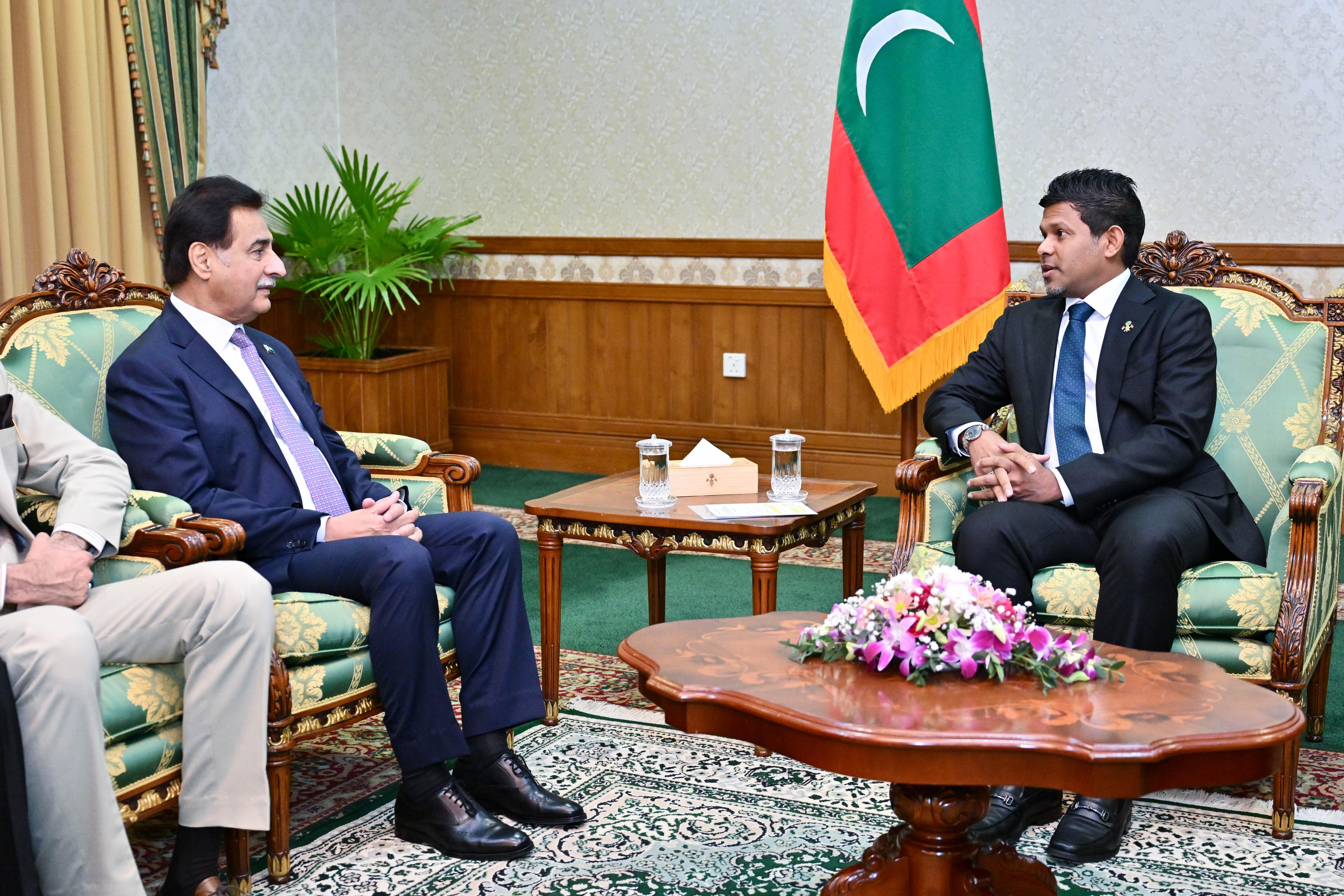 ފަތުރުވެރިކަމާއި މަތީ ތަޢުލީމުގެ ދާއިރާތަކުން އިތުރަށް ގުޅުން ބަދަހިކުރުމަށް މަޝްވަރާކޮށްފި 