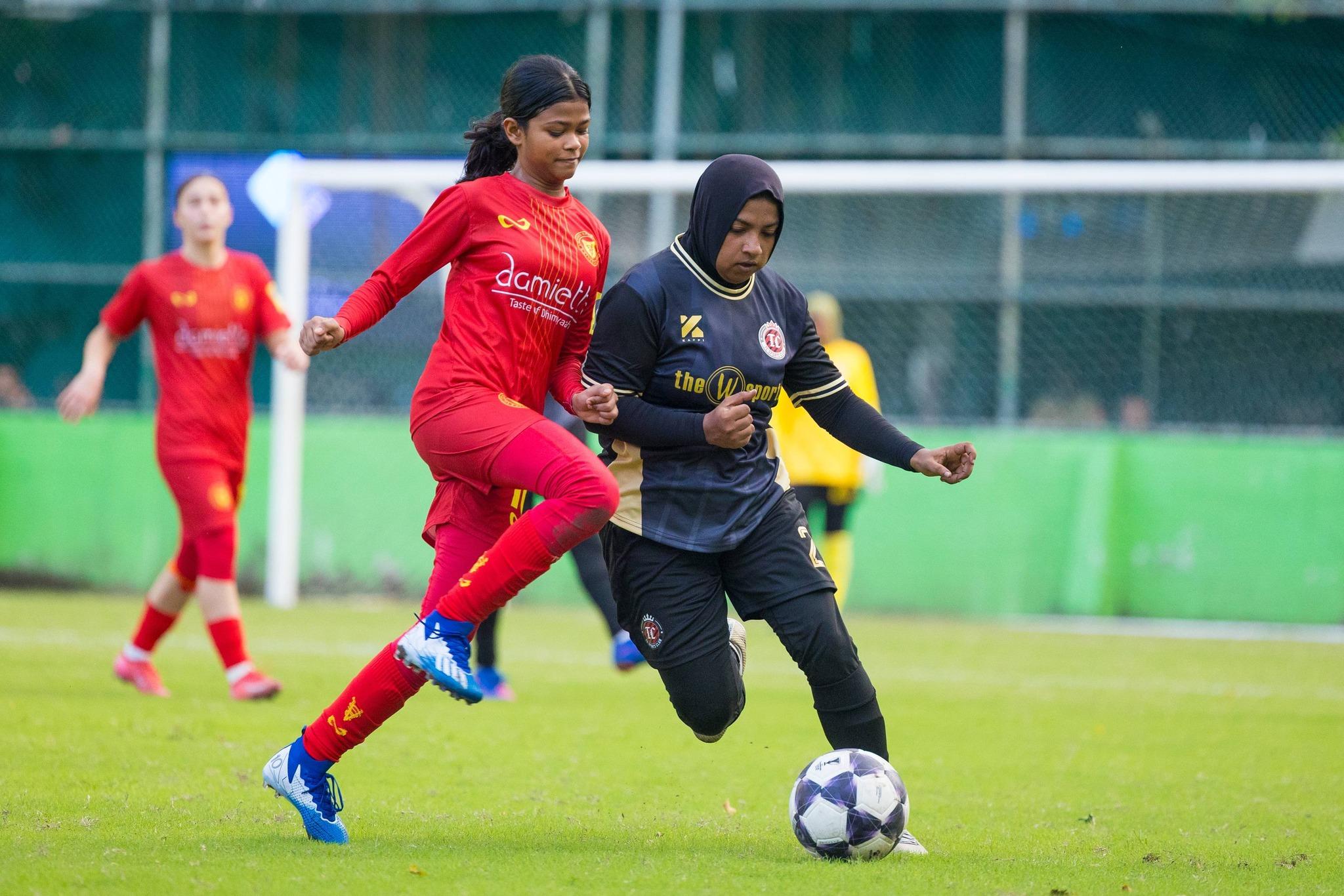 އިއްޔެ ފެށި އަންހެން ޑިވިޝަނުގެ ފުރަތަމަ މެޗުގެ ތެރެއިން - ފޮޓޯ: އެފްއޭއެމް