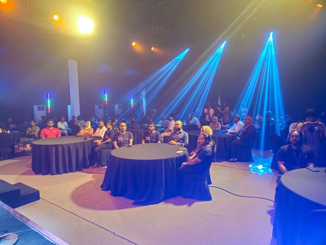 85 ޒުވާނުންނާއެކު ޔޫތު ހެކަތޯން ފަށައިފި