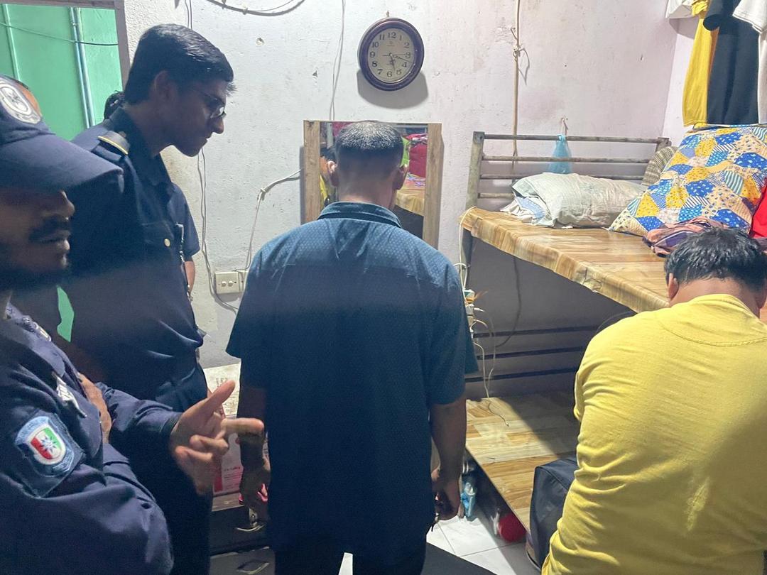 ކުރުނބާ ފަނި ފުޅި ތައްޔާރުކުރާ ތަނަކުން 2 ބިދޭސީން ހައްޔަރުކޮށްފި 