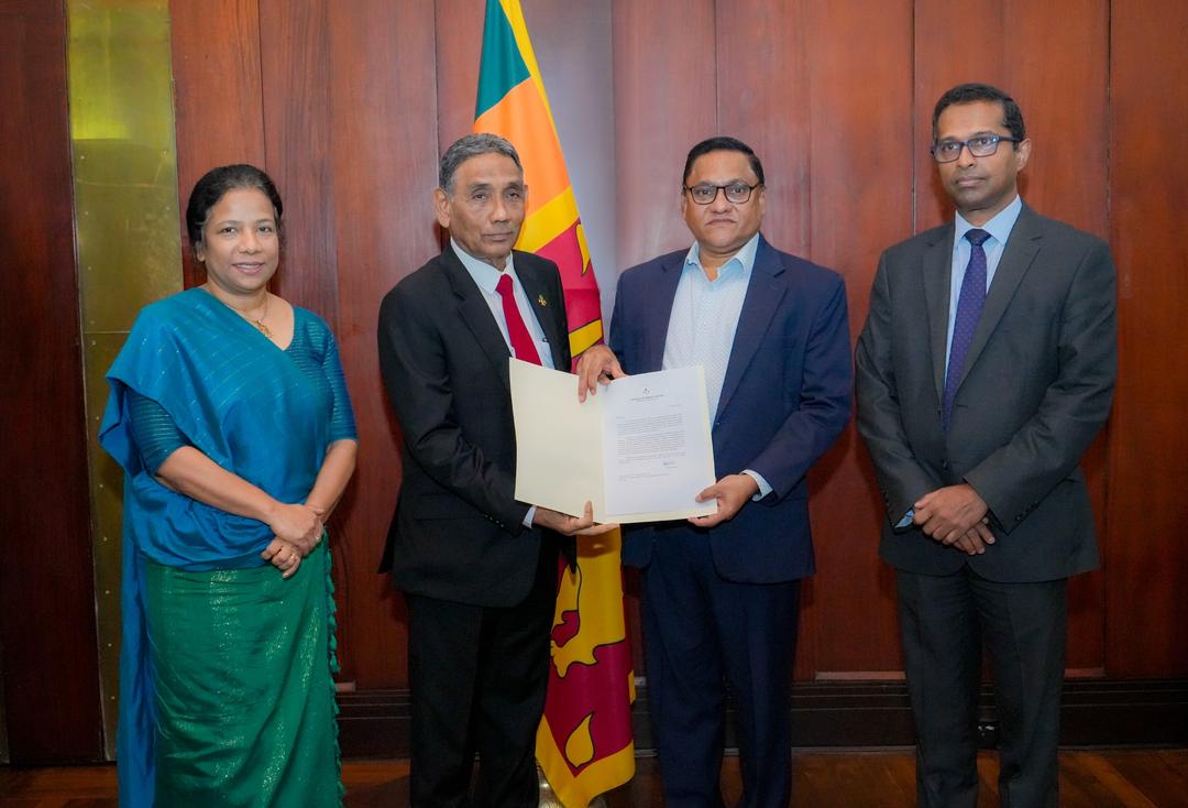 ަދިވެހި ސަރުކާރުން ދިން 50،000 ޑޮލަރު، ލަންކާގެ ސަރުކާރާ ހަވާލުކޮށްފި