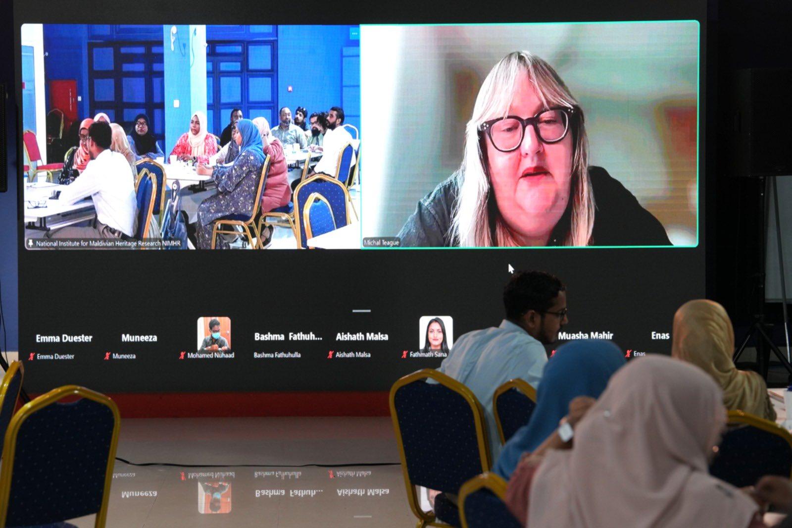 ފޮޓޯ: ދިވެހި ބަހާއި ސަގާފަތާއި ތަރިކައާބެހޭ ވުޒާރާ