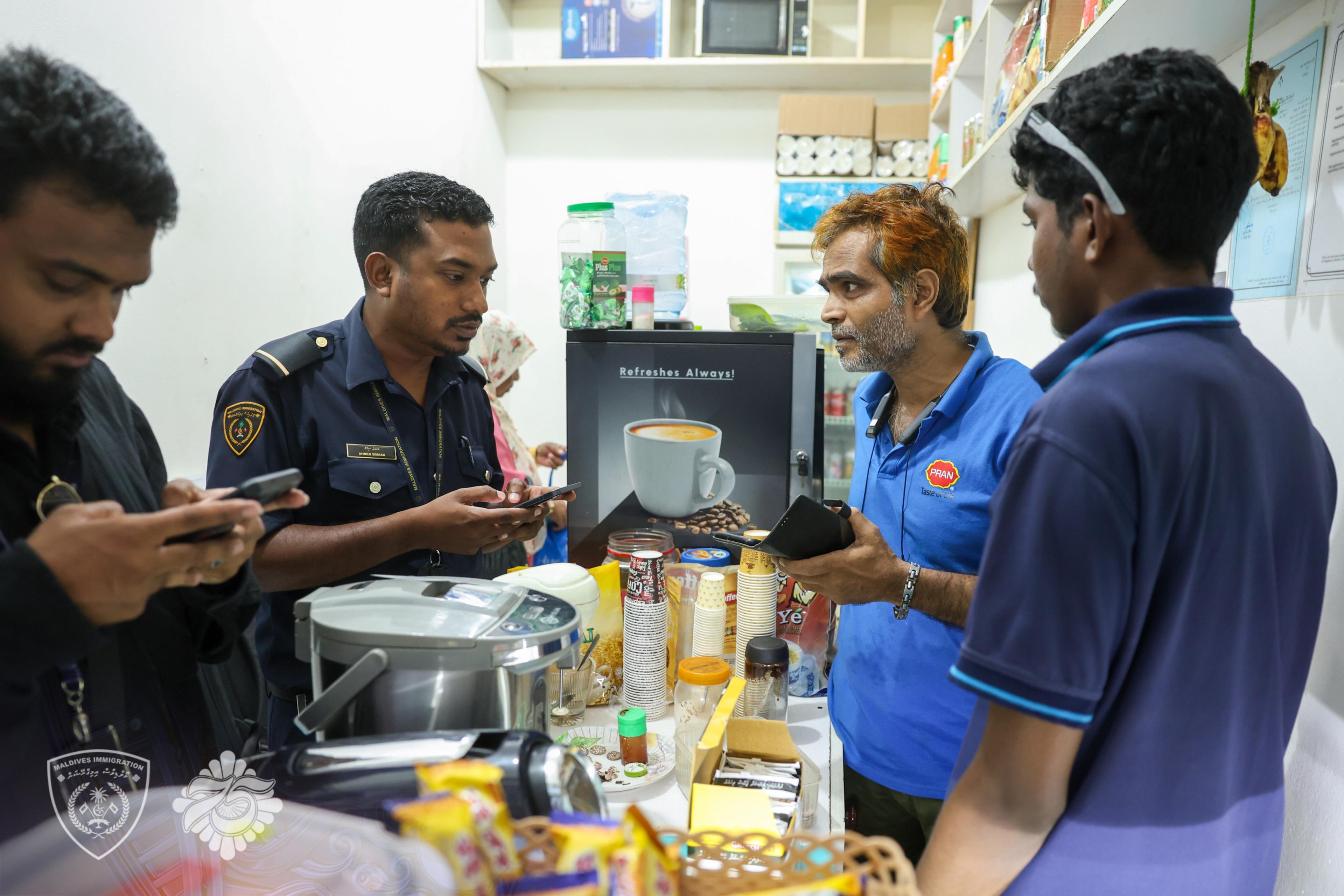 ގަވައިދާ ޚިލާފަށް ވިޔަފާރިކުރަމުންދިޔަ ފަސް ބިދޭސީއަކު ހިފަހައްޓައިފި