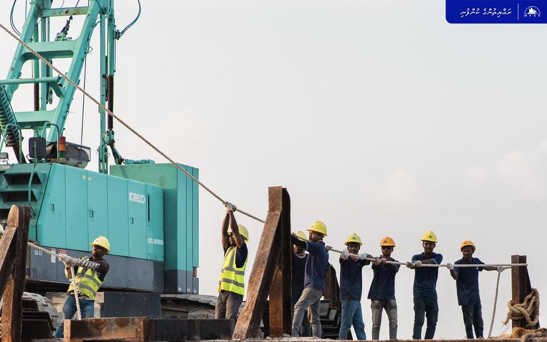  ބާޒާރުމަތީ ސަރަޙައްދުގައި ޝީޓް ޕައިލްކުރުމުގެ މަސައްކަތް ފަށައިފި