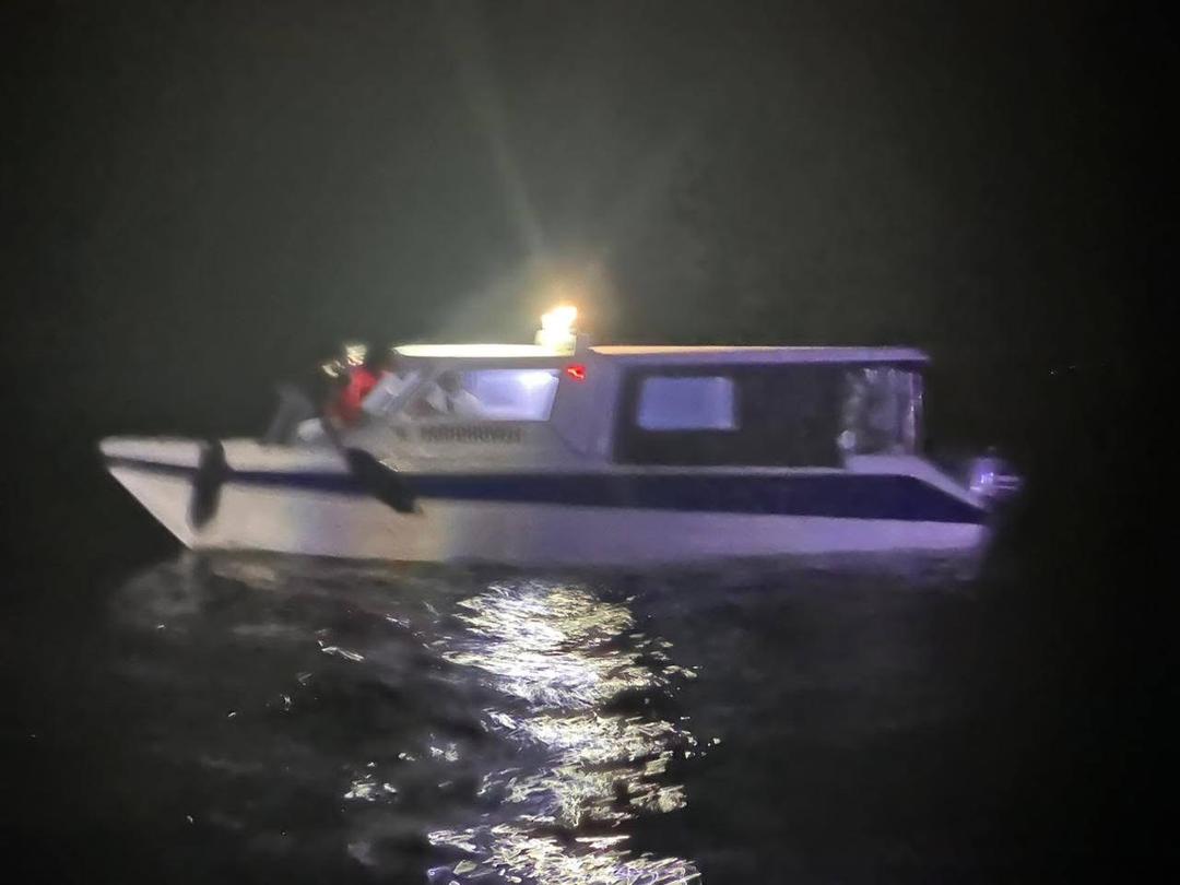 ހާލު ބޮޑު ބަލިމީހެއް ގޮވައިގެން މާލެ އަށް ދަތުރުކުރި ލޯންޗެއްގެ އިންޖީނު ހުއްޓިއްޖެ