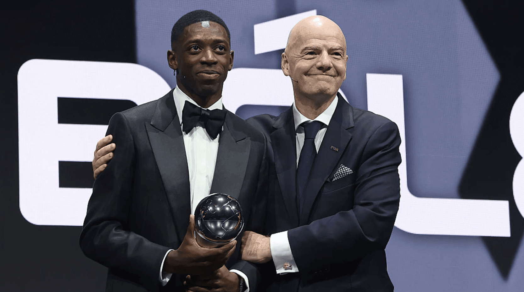 ފީފާގެ މިއަހަރުގެ އެންމެ މޮޅުކުޅުންތެރިޔާގެ މަޤާމް ޑެމްބެލޭއަށް