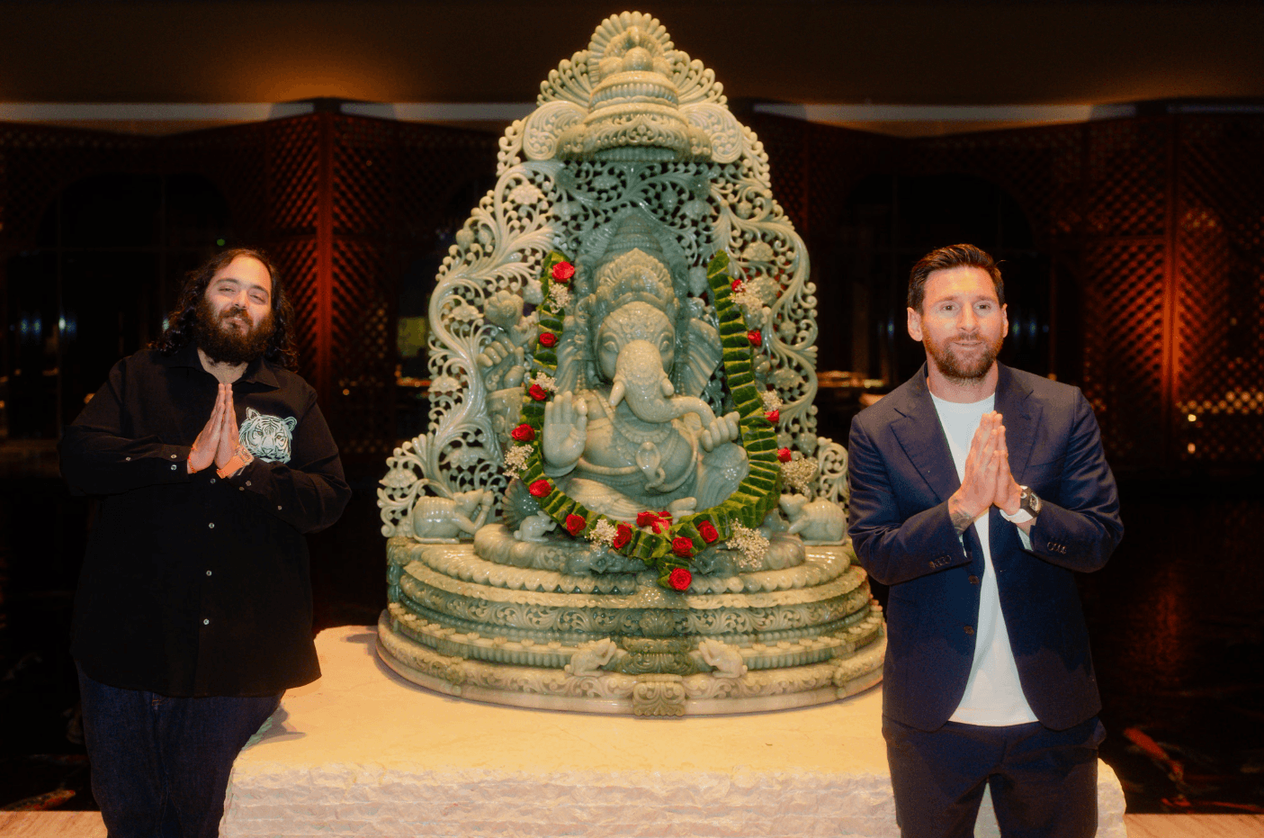 މެސީ ހިންދޫދީނުގެ ބުދަށް އަޅުކަންކޮށްފި