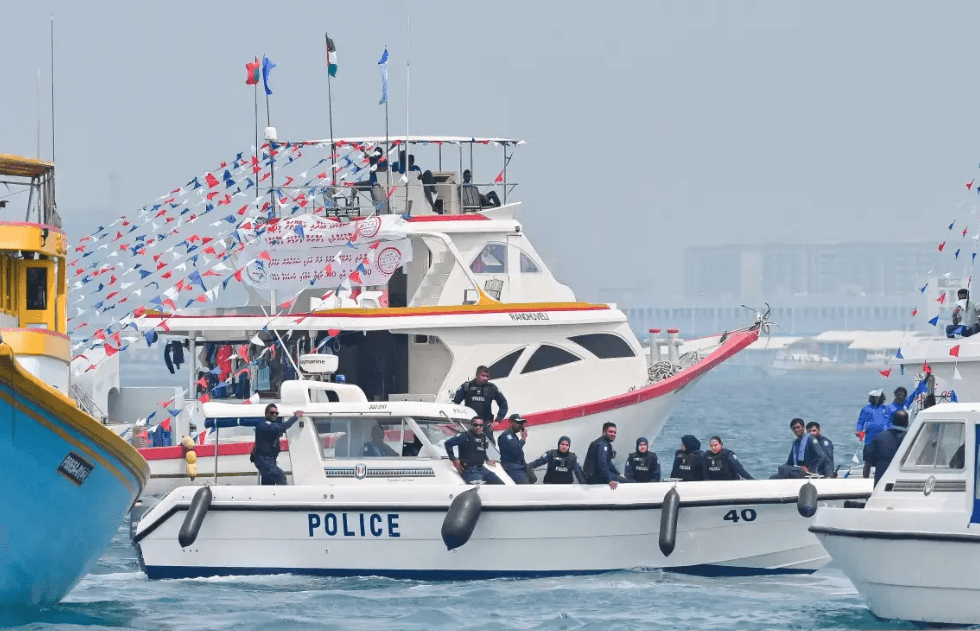 މަސްވެރިންގެ އިހުތިޖާޖުން ހައްޔަރުކުރި މީހުން ދޫކޮށްލައިފި