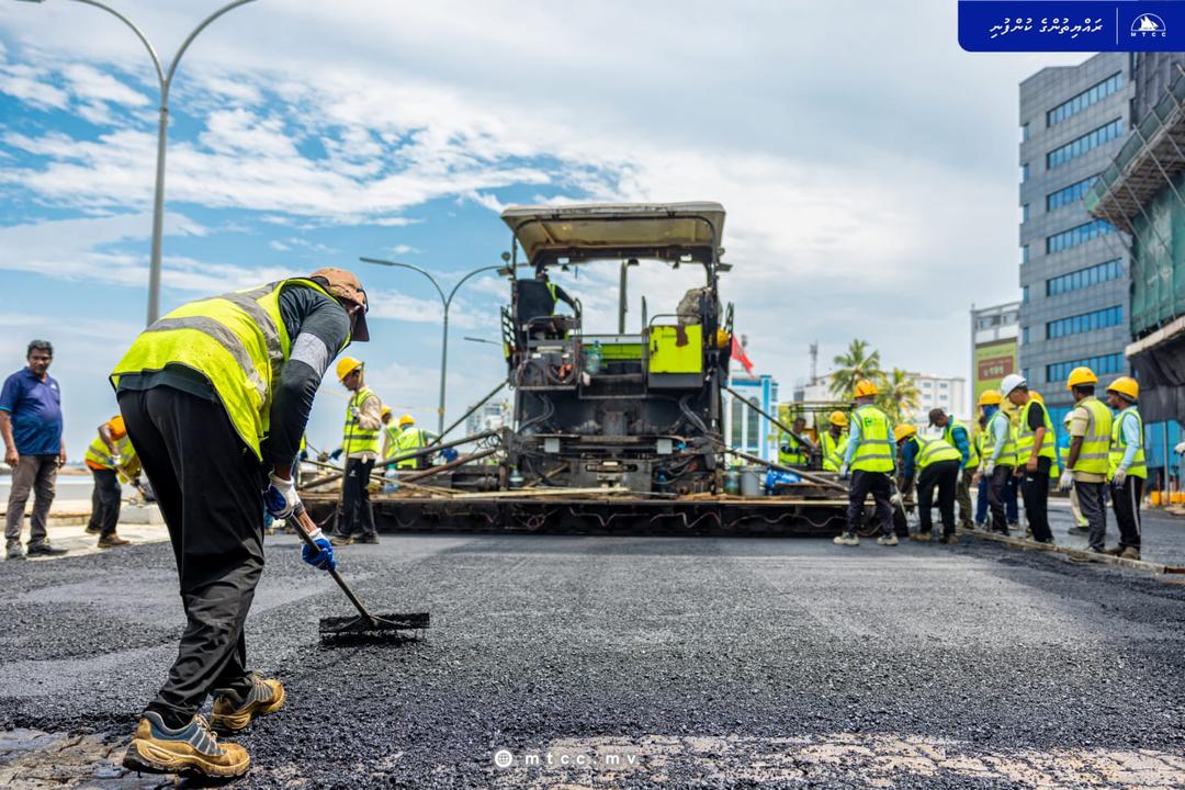 ބޮޑުތަކުރުފާނު މަގުގެ ސެގްމަންޓް 1ގައި ތާރުއެޅުމުގެ މަސައްކަތް ފަށައިފި