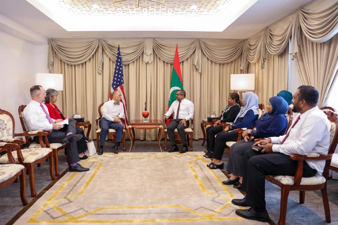 ދައުރު ފުރިހަމަކުރައްވައި ހާރިޖީ ވަޒީރުގެ އަރިހަށް އެމެރިކާ ސަފީރު ވަދާޢީ ޒިޔާރަތެއް ކުރައްވައިފި  