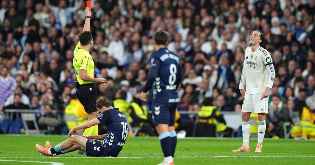 ފަޓާސްބަރިއެއްހެން ކާޑުބަހާލައި 9 މީހުންނާއެކު ކުޅުނު މެޑްރިޑްގެ ދަނޑުގައި 19 އަހަރުފަހުން އެޓީމުބަލިކޮށްފި