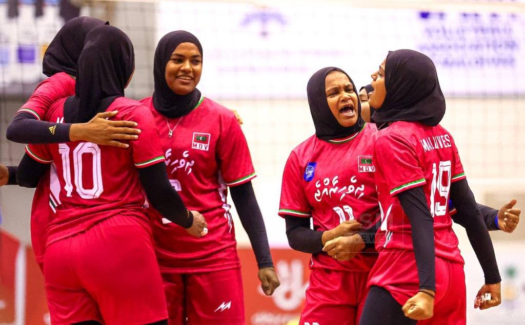 ދިވެހީން ހެއްވާލައި ޤައުމީ އަންހެން ވޮލީ ޓީމު ފައިނަލަށް!