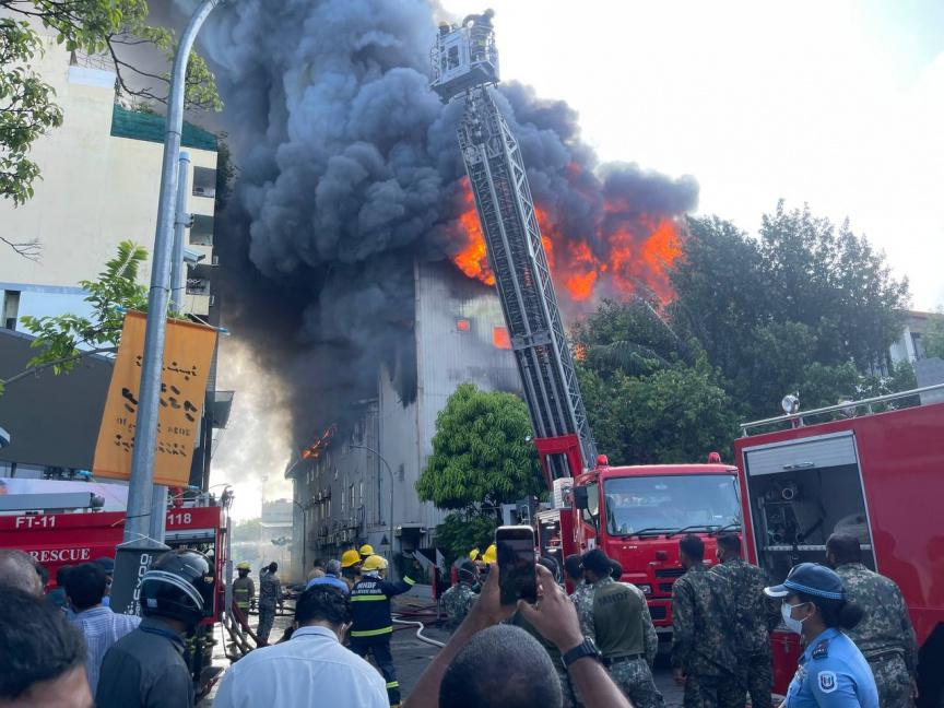 އަލިފާނުގެ ހާދިސާއާއެކު ދިމާވި ހިތްދަތިކަމާއެކު ވެސް  މުވައްޒަފުން ދިޔައީ ކުރިއަށް: ވަޒީރު މުއްތަލިބު