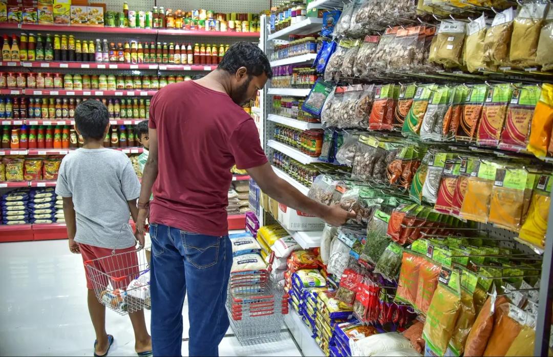 ރޯދަ މަހު ކެފޭތައް މެންދަމު 3  ޖަހަންދެން ހުޅުވޭނެ، ފިހާރަތައް ހުޅުވޭނީ 1 ޖަހަންދެން