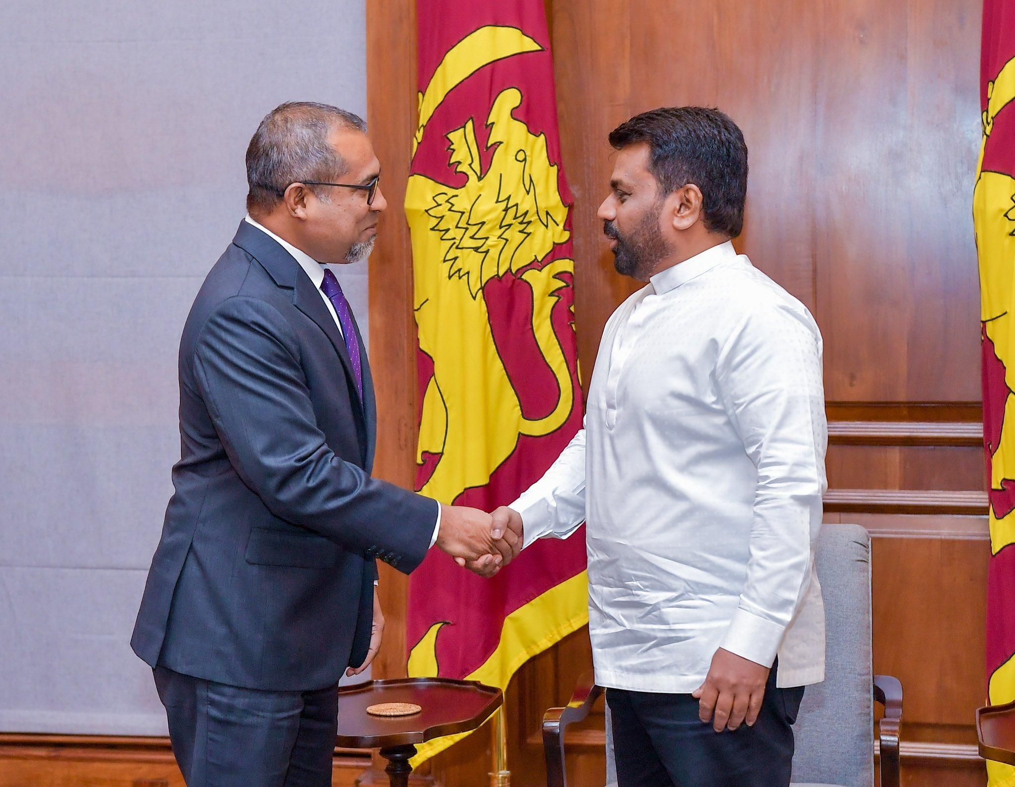 މިނިސްޓަރ ޑރ. ޢަބްދުﷲ ޚަލީލު ސްރީލަންކާގެ ރައީސްއާ ބައްދަލުކުރައްވުން -- ފޮޓޯ: މިނިސްޓަރ އޮފް ފޮރިން އެފެއާޒް