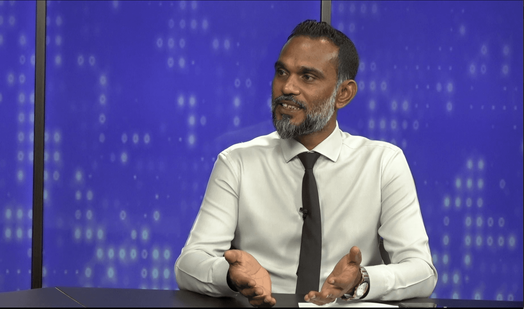  ސިޓީތަކާ އިދާރީ ދާއިރާތައް ހިންގުމާއި އާއްމު މަސައްކަތްތަކާ ބެހޭ ވުޒާރާގެ ޑެޕިއުޓީ  މިނިސްޓަރު އިނާޒް އަލީ // 