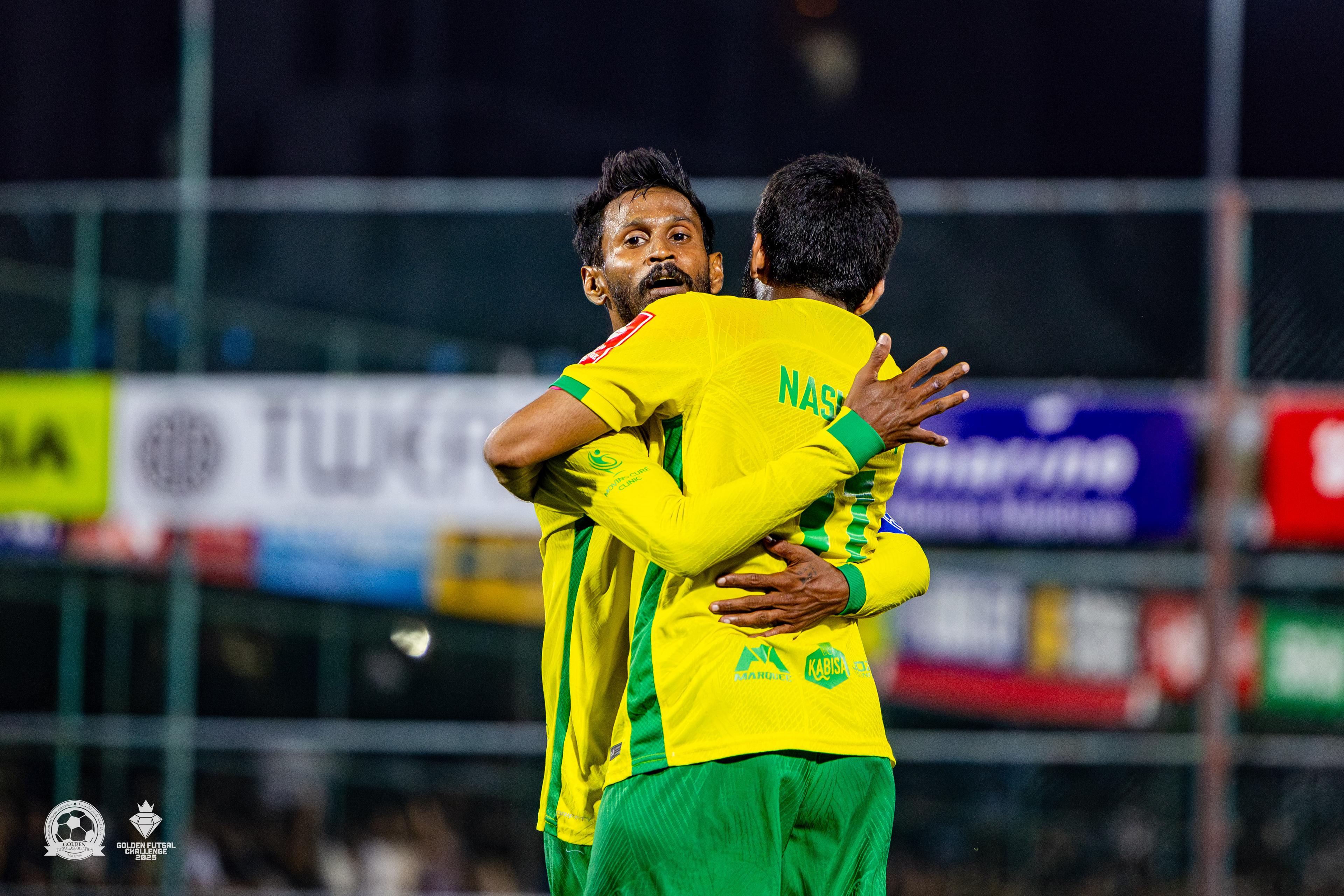 Vaadhoo vs Villingili.jpg