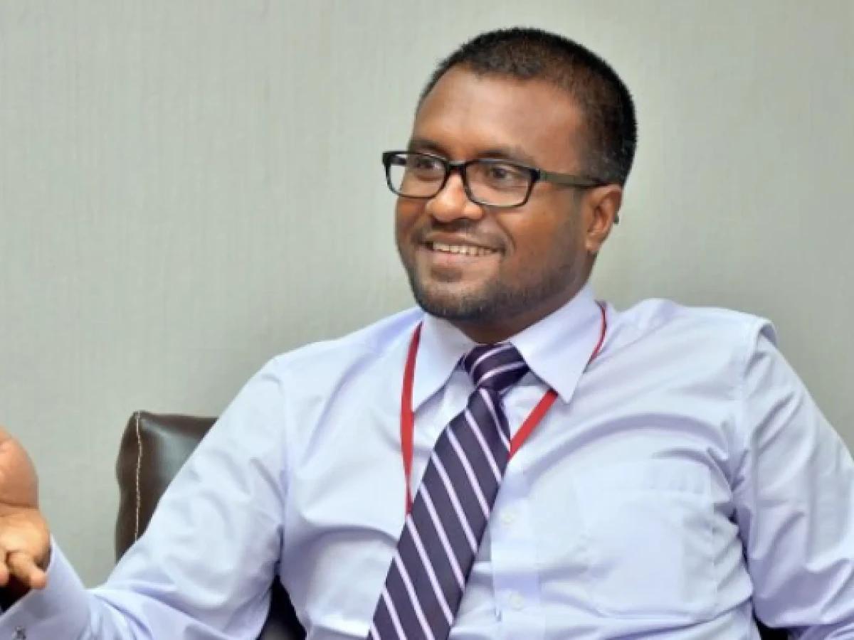 މަގާމުގައި ތިއްބަވައިގެން ސިޔާސީ ފަރާތްތަކަށް ޖަވާބުދާރީވެ ބަޔާންނެރުމުން ފަނޑިޔާރުގޭގެ ގަދަރު ކުޑަވޭ: މުހުތާޒް