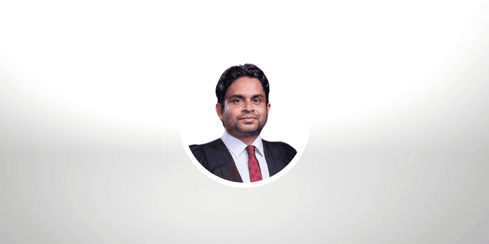 ސުޕްރީމް ކޯޓުގެ ފަނޑިޔާރުކަމަށް އައްޔަނުކުރުމަށް މަޖިލީހުން ރުހުން ދެއްވި ހުސައިން ޝަހީދު  -- ފޮޓޯ
