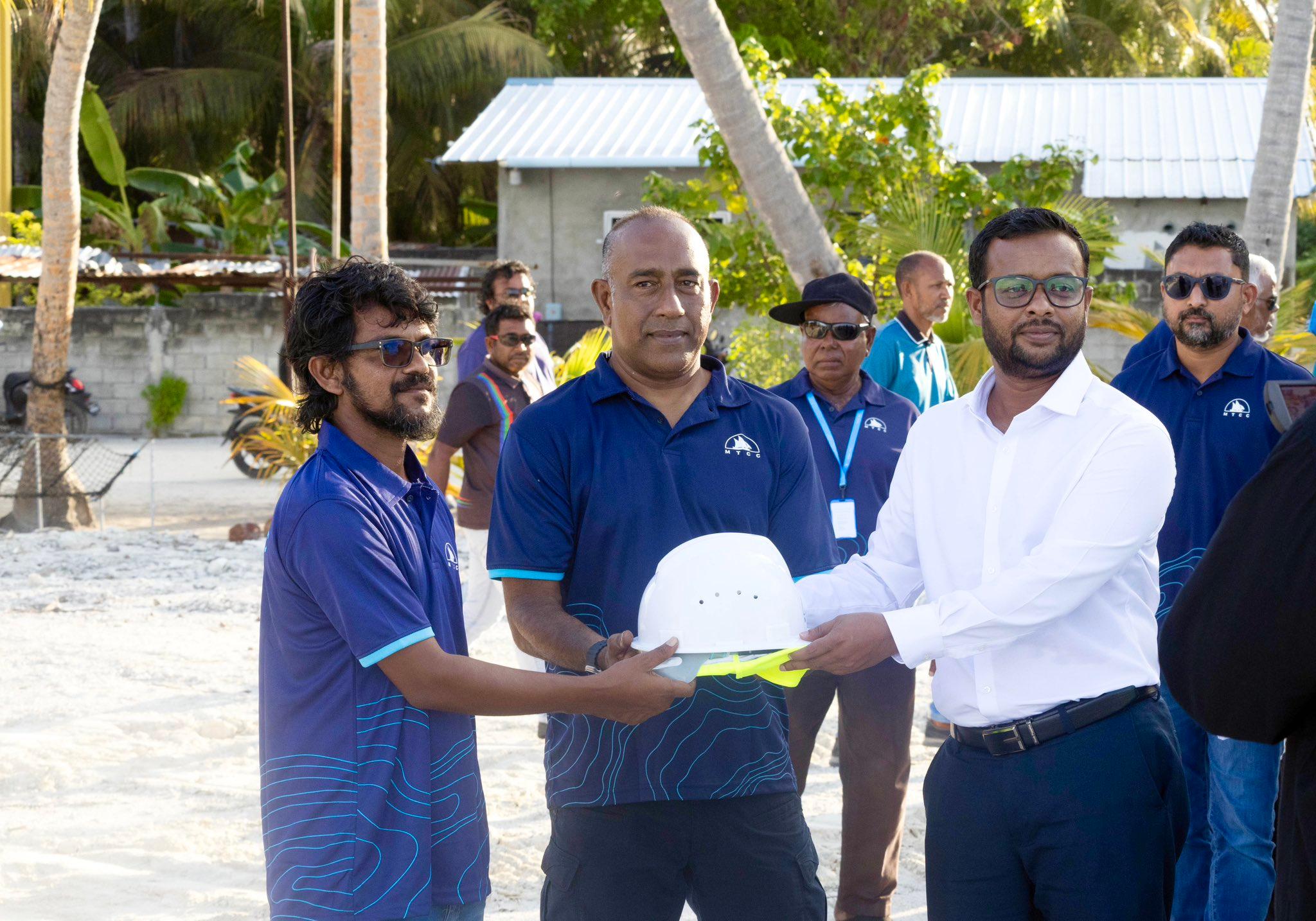 ގދ. ފިޔޯރީ ބަނދަރު ތަރައްގީކުރުމުގެ މަސައްކަތް ފަށައިފި