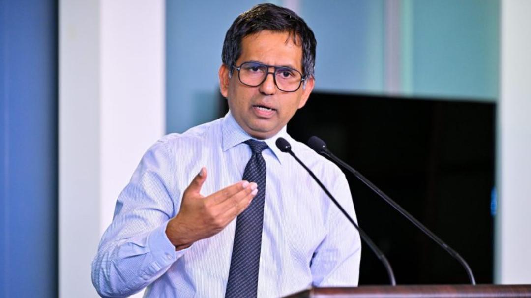 ސައީދުގެ ވަރުގަދަ ރައްދެއް ޖަމީލަށް: މައިކު އަތުޖެހުމުން އުޅެނީ ދުނިޔެ ރަންވެގެން