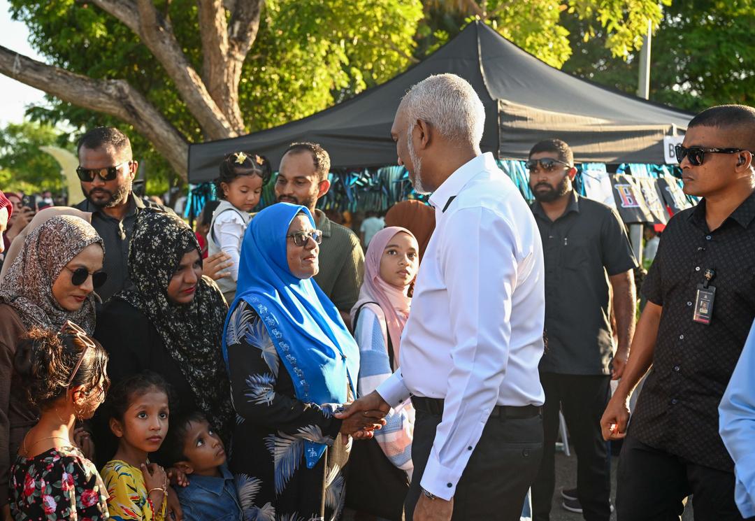 "ދުނިޔެ ދެކެމުންދާ ކުރިއެރުމާއި ކާމިޔާބީގެ ފަހަތުގައި ތިބި ހަގީގީ ބަޠަލުންނަކީ މަންމައިން"