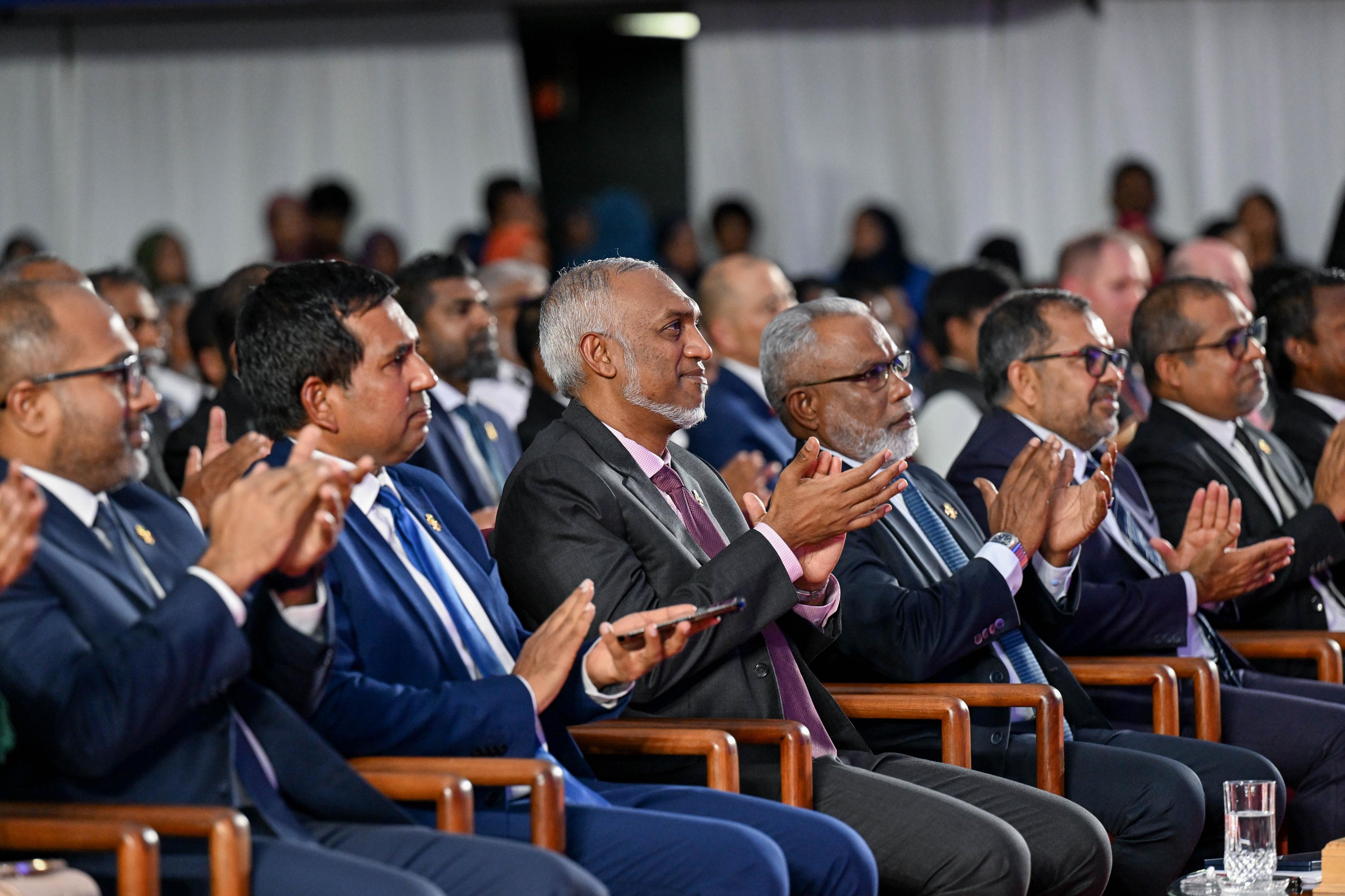 އުފެއްދުންތެރިކަމުގެ މަޢުރަޒުގެ އިނާމު ދިނުމުގެ ރަސްމިއްޔާތު ރައީސުލްޖުމްހޫރިއްޔާ ޝަރަފުވެރިކޮށްދެއްވައިފި