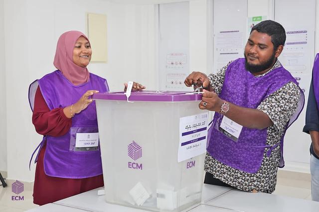ލޯކަލް ކައުންސިލް އިންތިހާބު އޭޕްރީލް ގައި