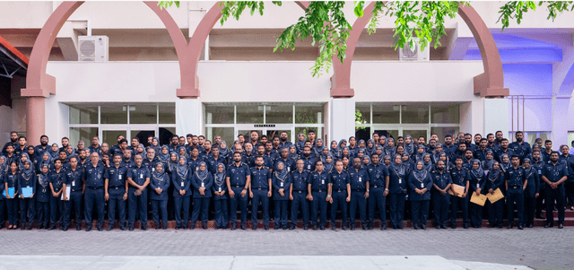 އިމިގްރޭޝަނަށް އޮފިސަރުން ހޯދަން "ވޯކް އިން އިންޓަވިއު" އަންނަ ހޮނިހިރު ގައި