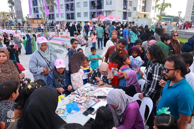 ހުޅުމާލޭގައި މީހުން އާބާދުވިތާ 21 އަހަރު ފުރުން ފާހަގަ ކުރަނީ 
