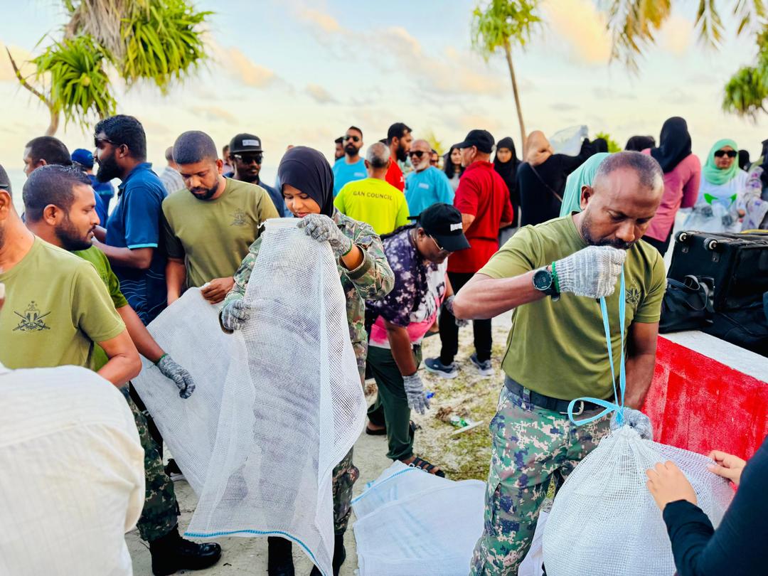 ވޭސްޓް ޓު އާޓްގެ ހަރަކާތެއް ލ.ގަމުގައި ބާއްވައިފި 