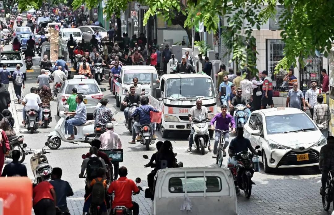 ހުކުރު ދުވަސްތަކުގެ ހެނދުނު މާލޭގެ ބައެއް މަގުތަކުގައި ވެހިކަލް ދުއްވުން މަނާކުރަނީ 