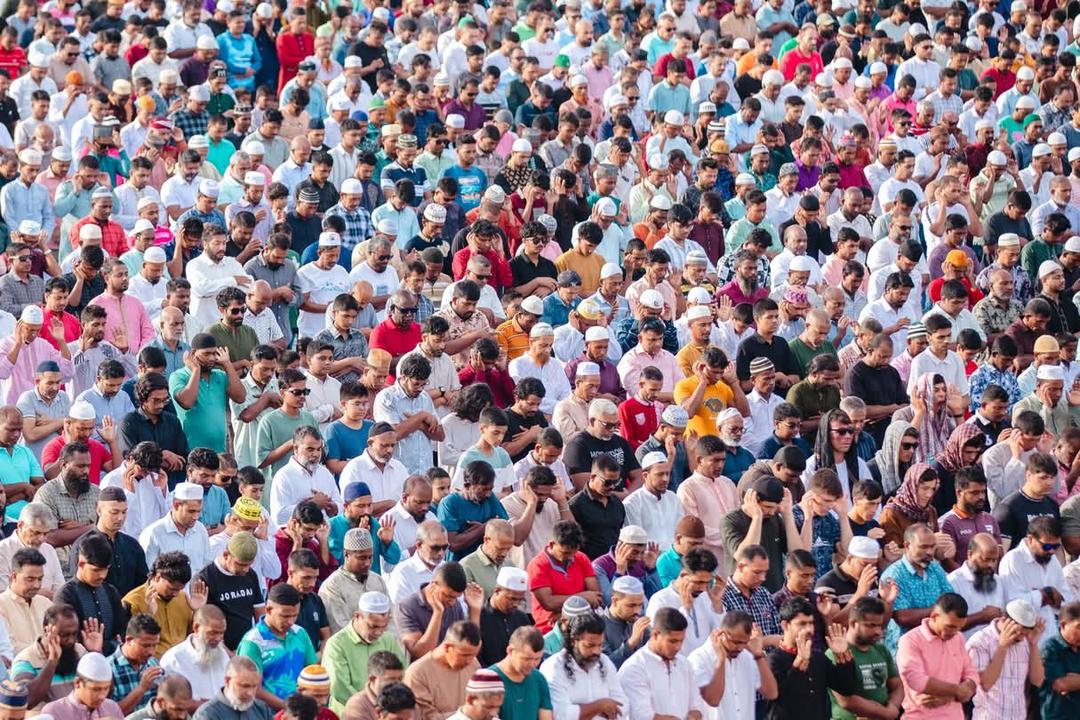 އަޟްޙާ އީދުގެ ނަމާދު މުޅި ރާއްޖޭގައި ބޮޑު ޖަމަާއަތުގައިކޮށްފި 