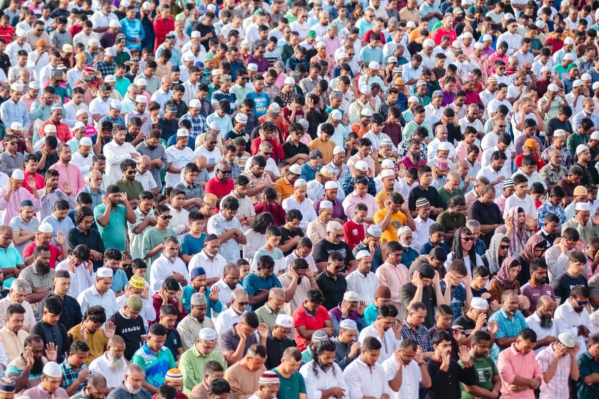 އަޟްޙާ އީދުގެ ނަމާދު މުޅި ރާއްޖޭގައި ބޮޑު ޖަމަާއަތުގައިކޮށްފި 