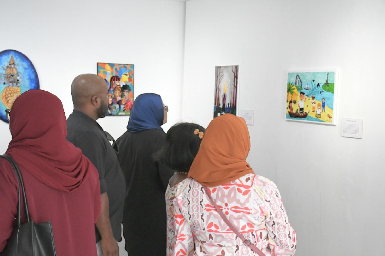 ވިސްލްބްލޯ ކުރާފަރާތްތަކުގެ ދުވަސް ފާހަގަ ކުރުމުގެ ގޮތުން އާޓް އެގްޒިބިޝަންއެއް ބާއްވައިފި