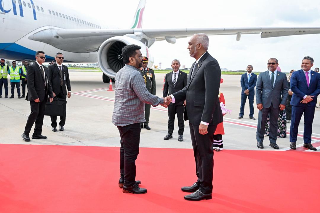 ލަންކާގެ ރައީސް ފުރަމާނަ ދަތުރުފުޅެއްގައި ރާއްޖެ ވަޑައިގެންފި