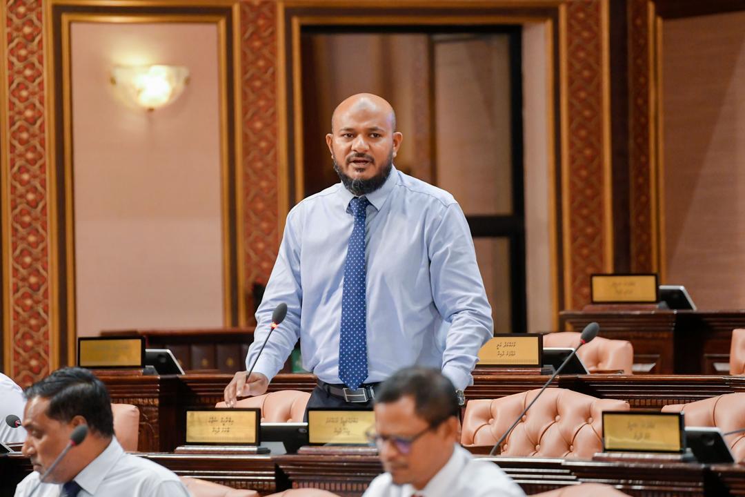 ވެރިކަމަށް އައިސް ފުރަތަމަވެސް ޖެހުނީ ސޮވަރިން ޑިވެލޮޕްމަންޓް ފަންޑު ތަޅުލަން: ޝުޖާއު