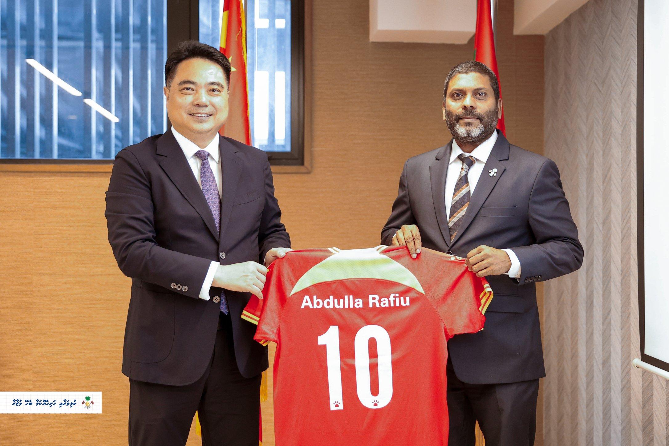 ފުޖިއާން ޕްރޮވިންސްއިން ރާއްޖޭގެކުޅިވަރާބެހޭ ވަޒީރު އަބްދުﷲ ރާފިޢު އާއި ކުރެއްވި ބައްދަލުވުމުގެ ތެރެއިން