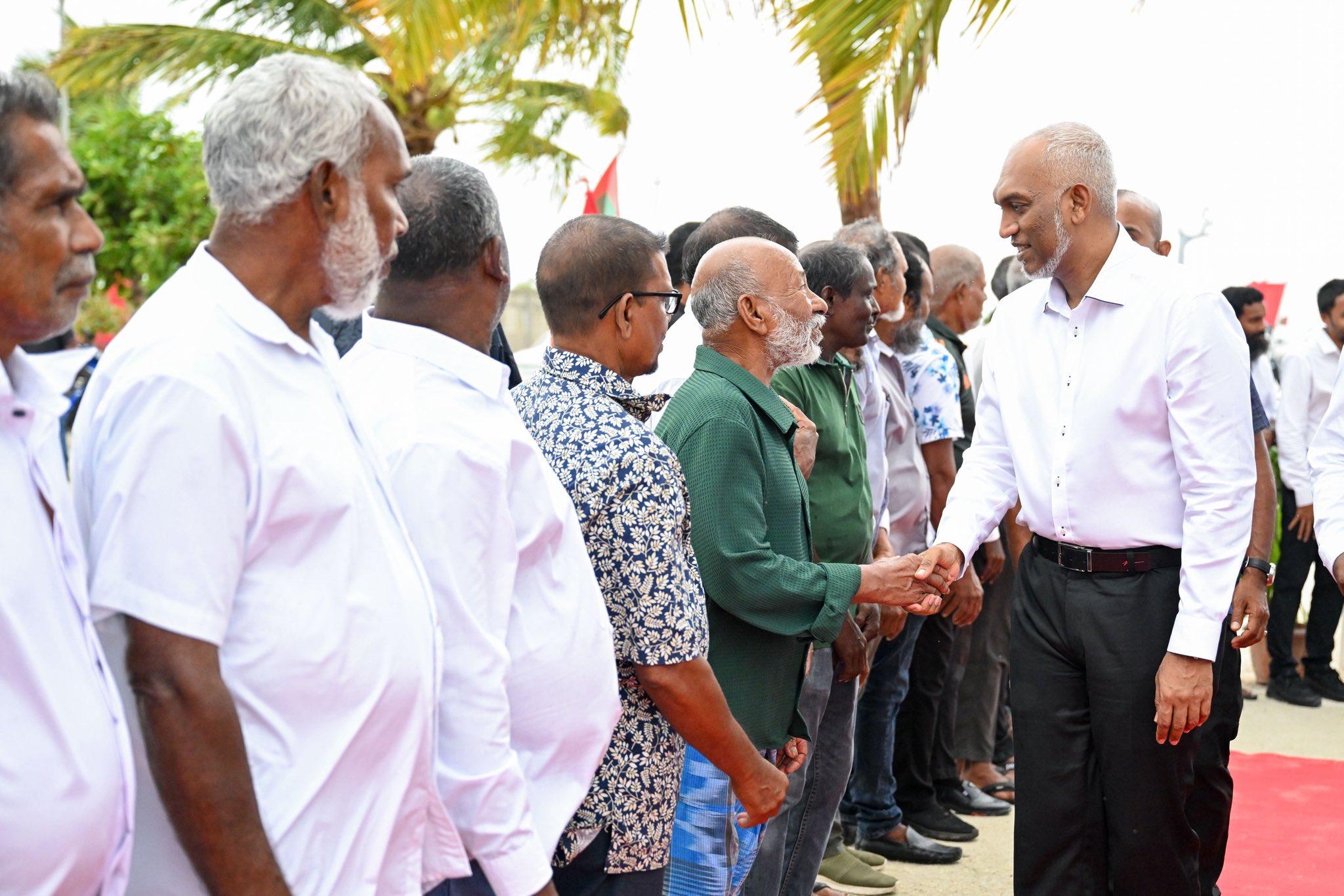 ރައީސް މަނަދޫއަށް ވަޑައިގަންނަވައިފި 