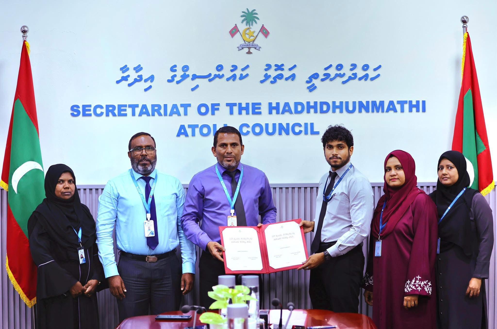 އައިޑީ ކާޑު ޕްރިންޓުކޮށް ދޫކުރުމުގެ ހިދުމަތް ލ. އަތޮޅުގައި ފަށައިފި