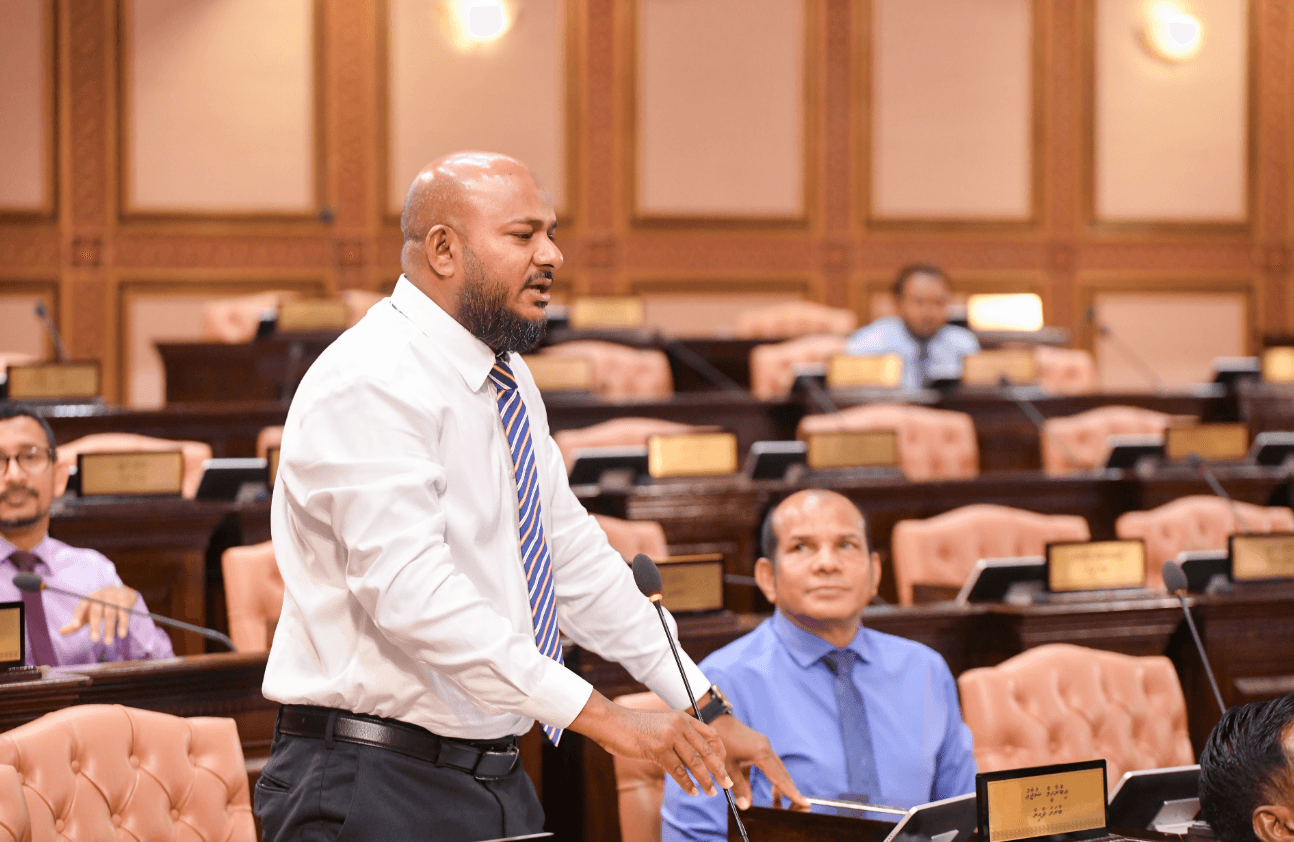ސަރުކާރު ހިންގަންވީ ގޮތް ފައްޔާޒު ކިޔައިދިނުމުން ވަރަށް ހިނިއާދޭ:ޝުޖާއު