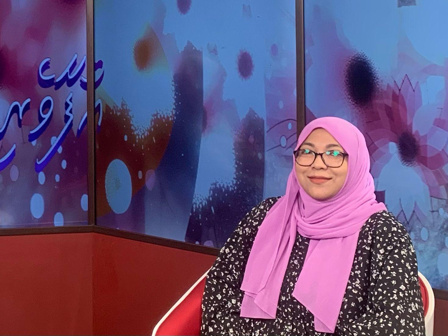 ޑރ. ފާތިމަތު މުފްލިޙާ މެންދުރު ޓީވީގެ ޕްރޮގްރާމުގަ ބައިވެރިވަނީ