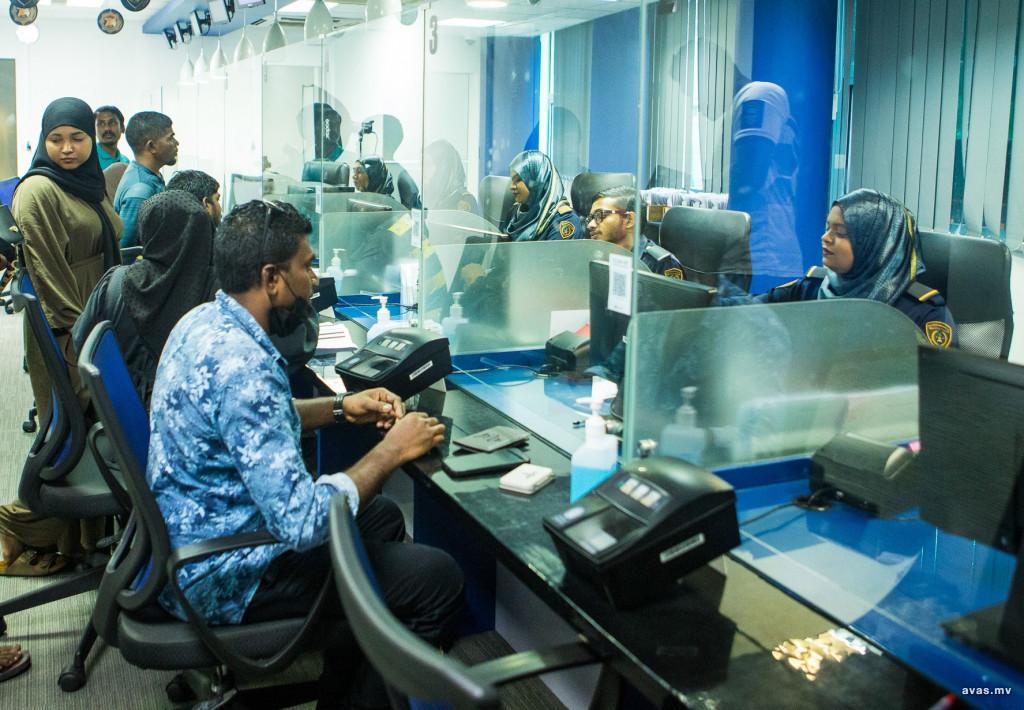 އިމިގްރޭޝަނުން ޕާސްޕޯޓުގެ ހިދުމަތްދެމުންދަނީ