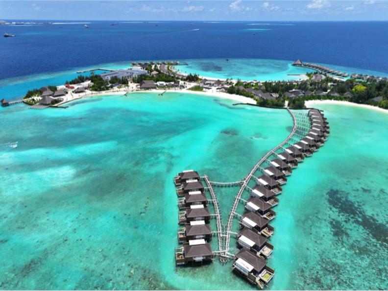 ފޭދޫ ފިނޮޅުގައި ތަރައްޤީކުރި ރިސޯޓް ހުޅުވައިފި 